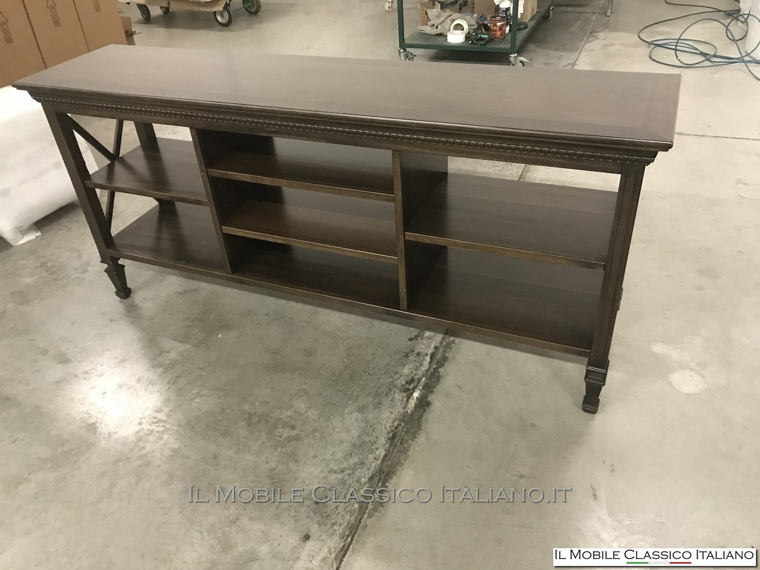 libreria tabacco stile classico